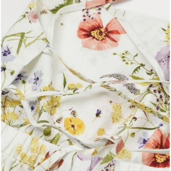 H&M Wildflower Romper L | Open Back, Adjustable Ties, Pockets, Linen Blend - Picture 4 of 5